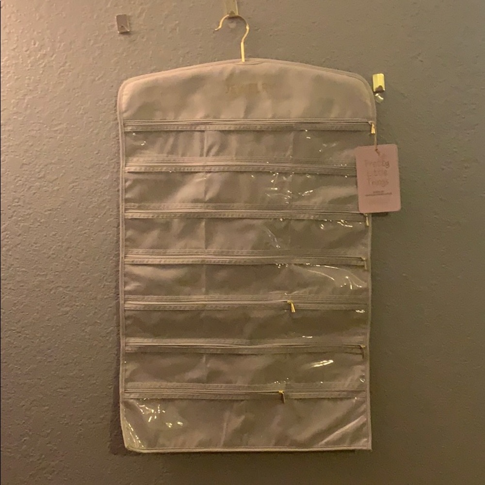 Jewelry Hanger NWT